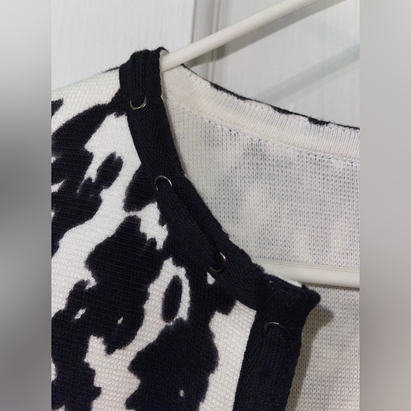 Chicos Black and White Short Sleeve Patterned Cardigan - Picture 2 of 10